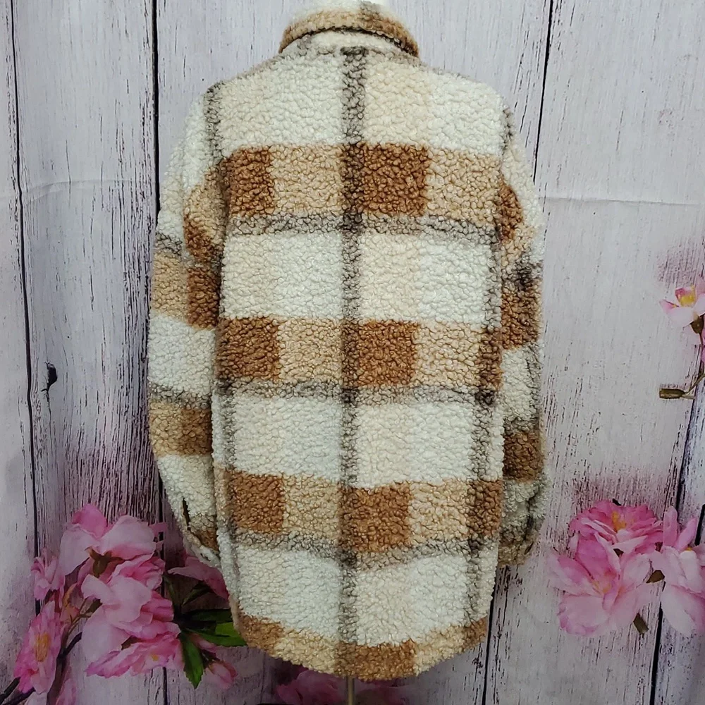 Emma's Expressions Plaid Teddy Jacket. XL. - Picture 5 of 12